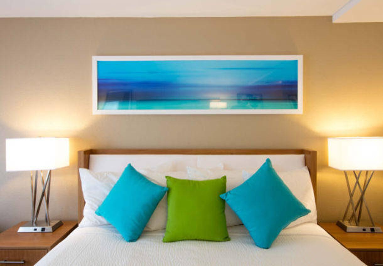 Courtyard By Marriott Nassau Downtown/Junkanoo Beach Exterior photo