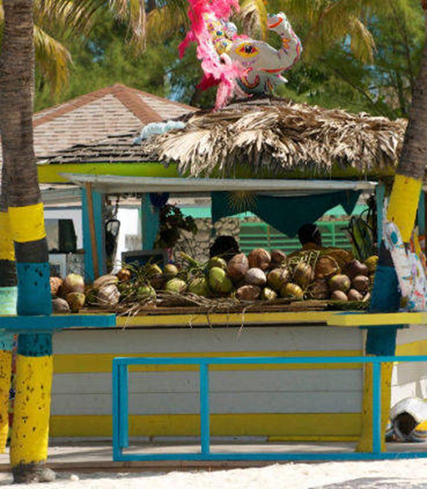 Courtyard By Marriott Nassau Downtown/Junkanoo Beach Exterior photo